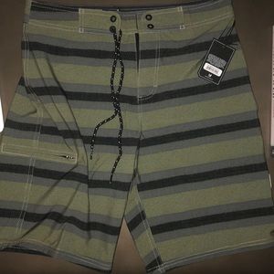 NWT TAVIK men’s 4 way stretch 11” board shorts